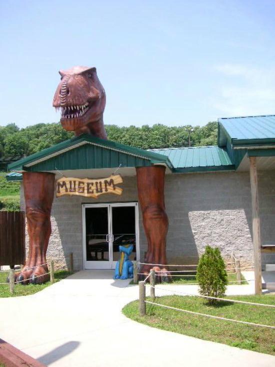 dinosaur-world-entrance.jpg