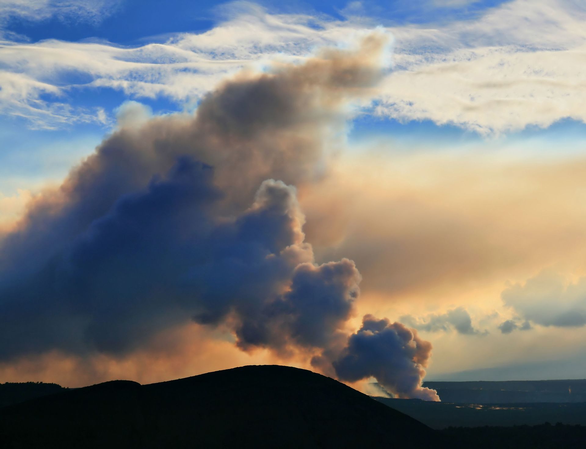 Vog_from_Sulfur_dioxide_emissions-1.jpg