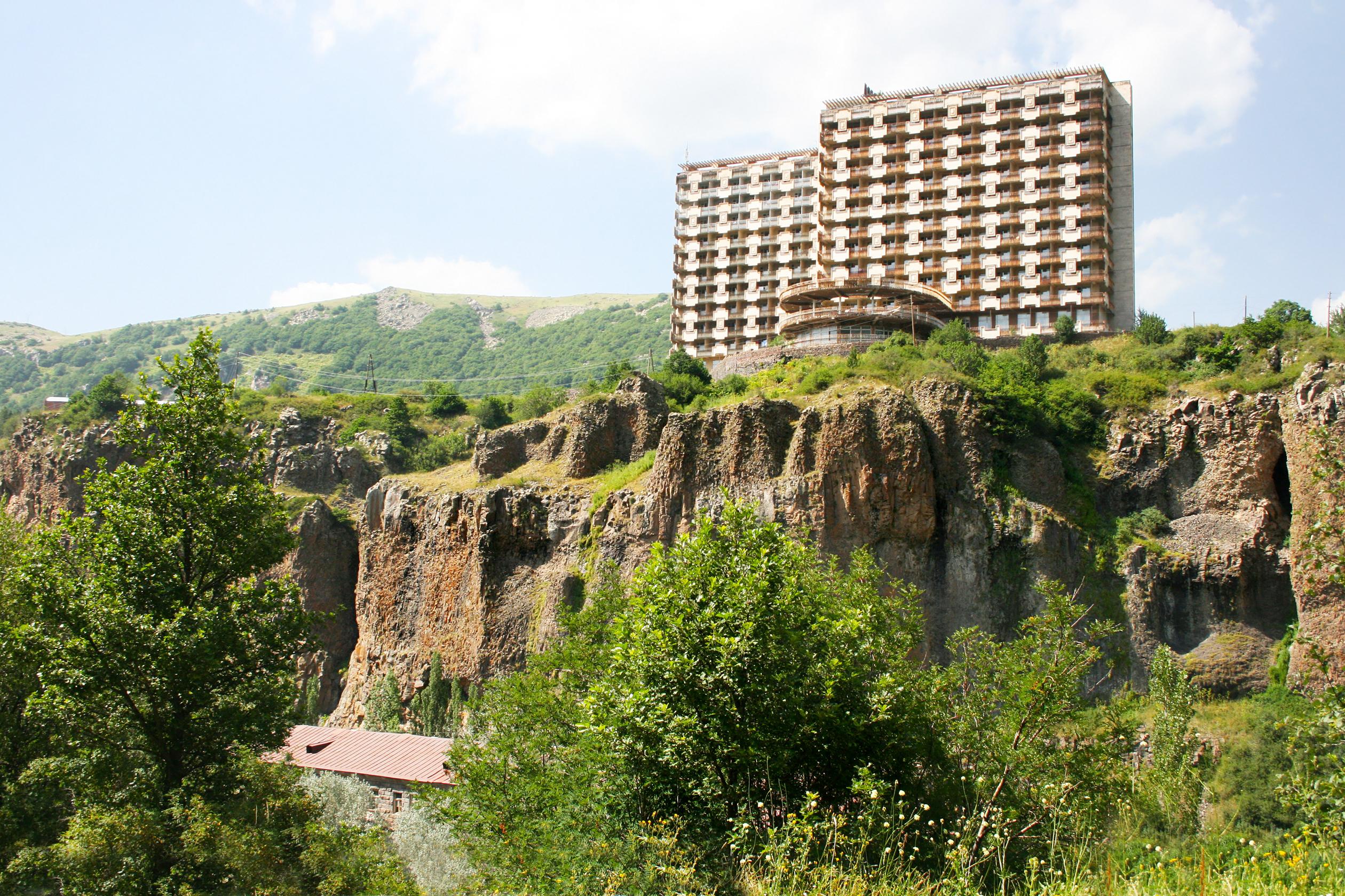 Cliffside hotel, Jermuk