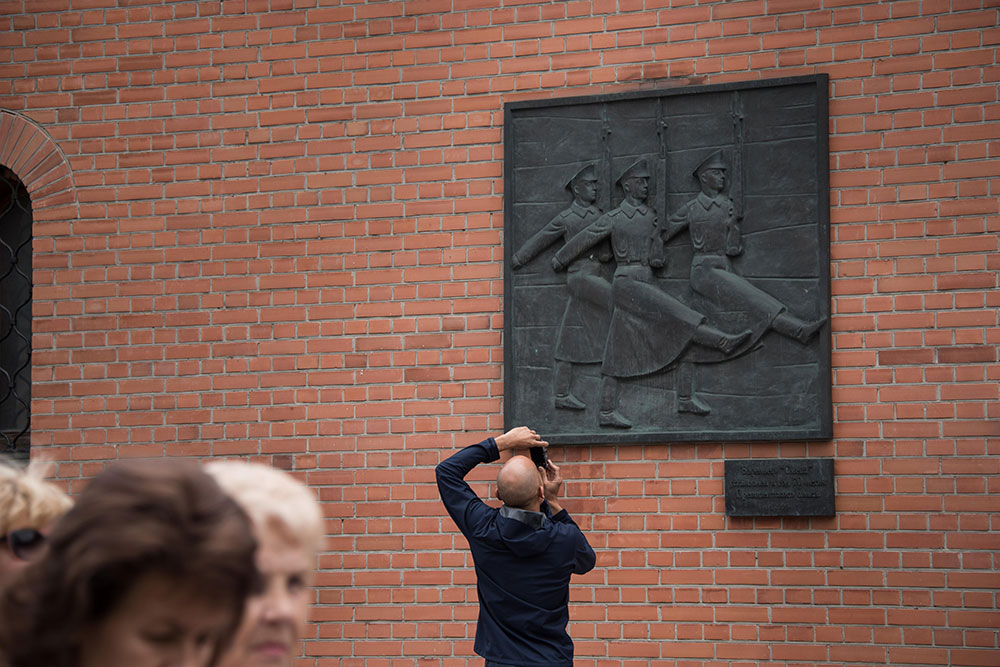 Moscow is adorned with memorial plaques