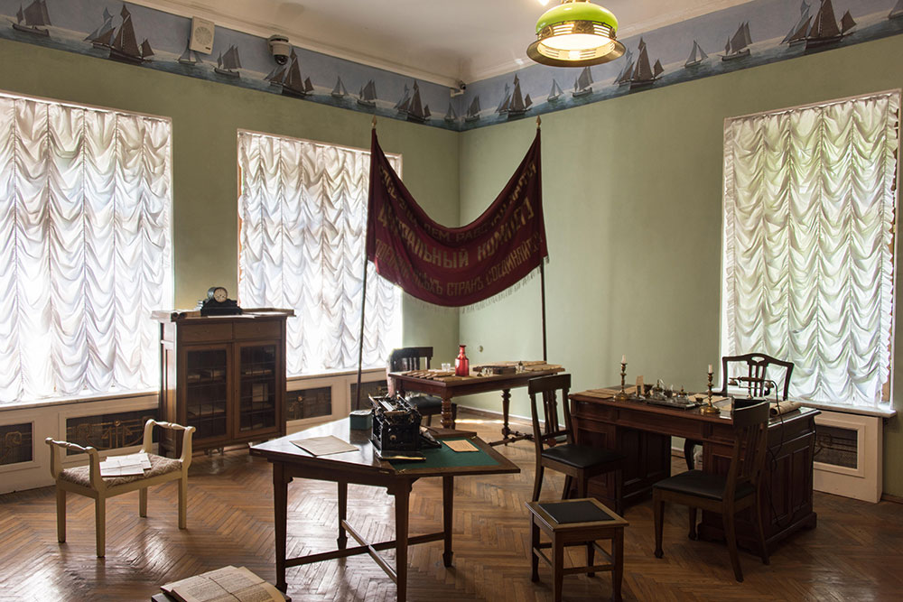 Lenin’s office inside the former mansion